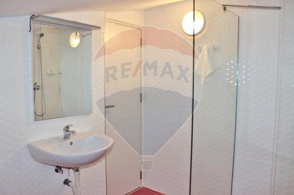 Hotel 29 camere de vânzare în zona P-ta Unirii