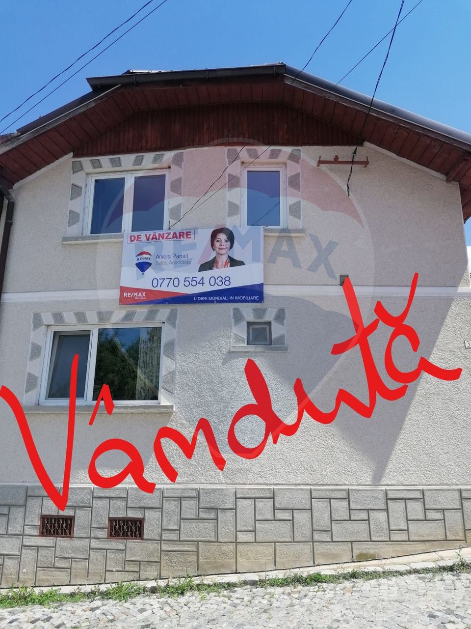 Vanduta!  Casă solidă și cu potențial, cu 4 camere și terasă în Schei