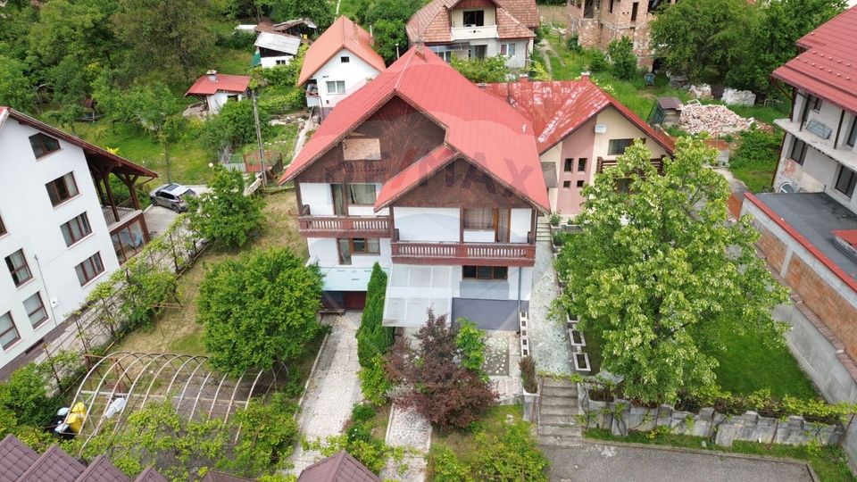 Casă de închiriat lângă parc – potrivită pentru centru / birouri