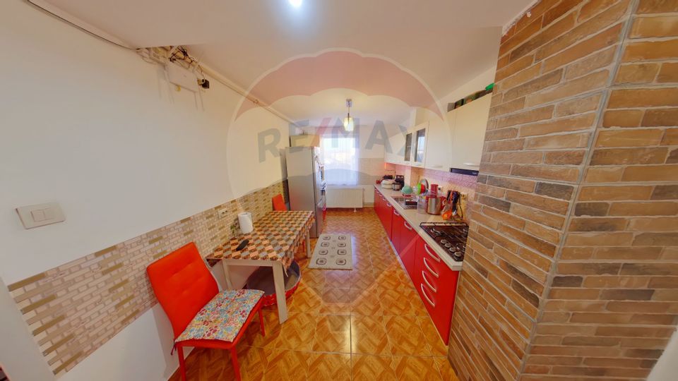 Apartament cu 2 camere de vânzare, Bld. Independenței