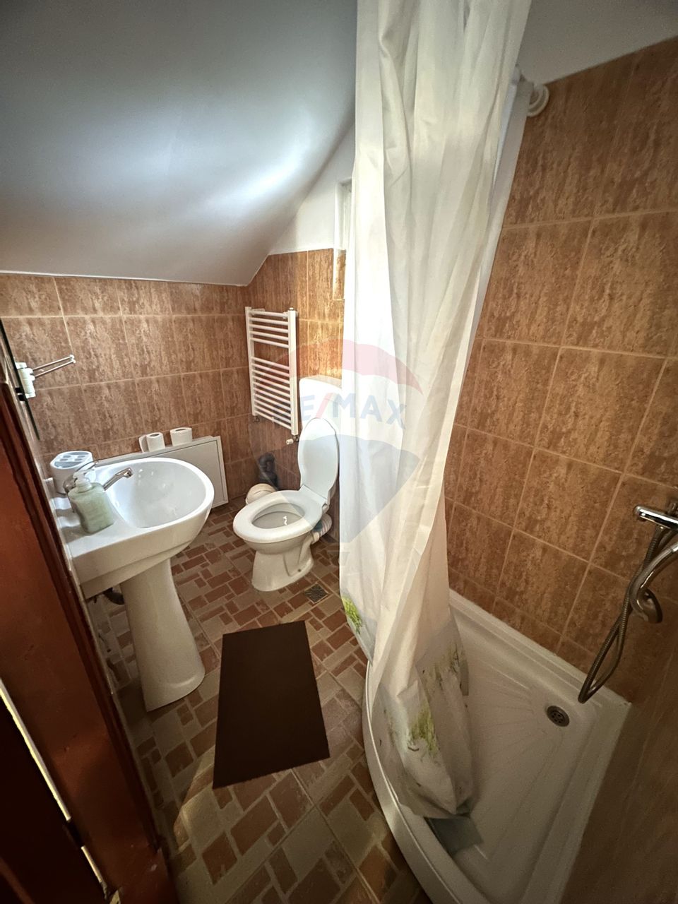 12 room Hotel / Pension for sale