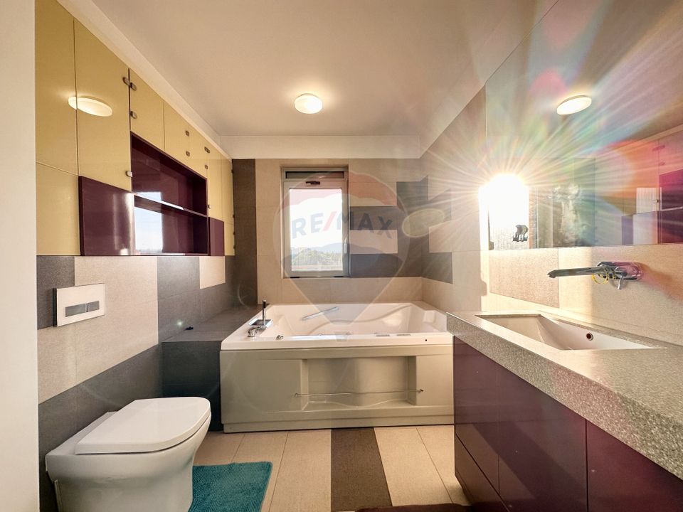 Apartament cu 4 camere de  vanzare în Quadra Residence