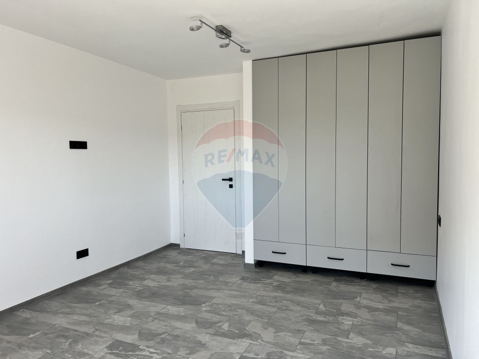 Apartament cu 3 camere de închiriat în zona P-ta Muncii