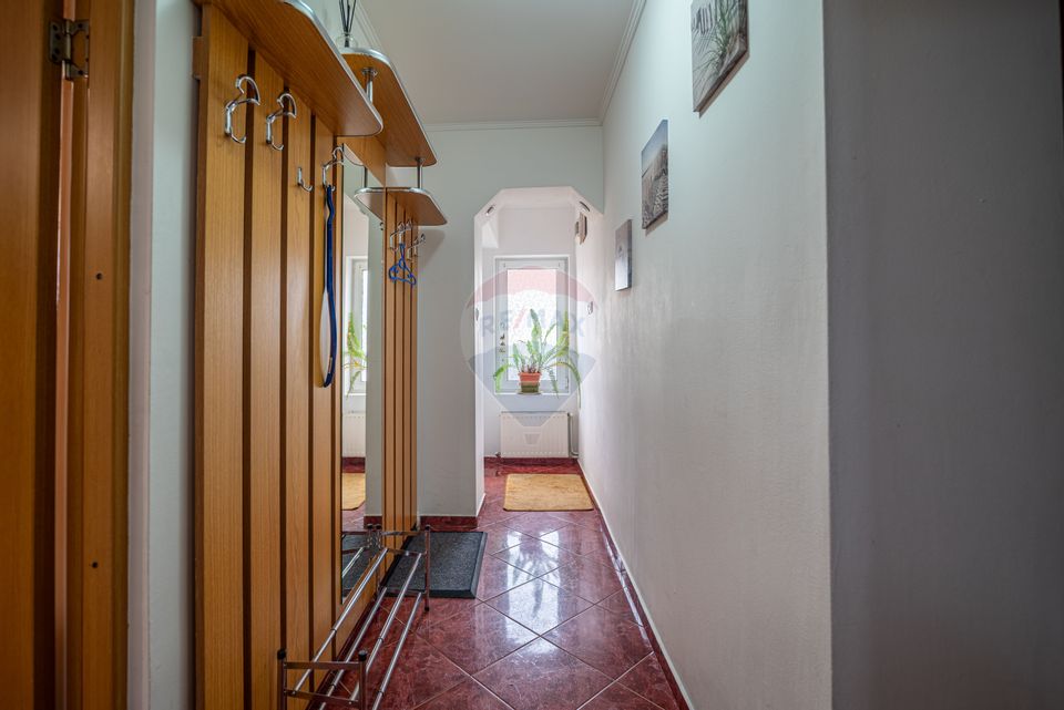 3 room House / Villa for sale, Telecabinei area
