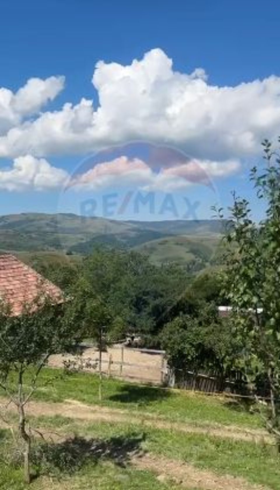 Casă de vacanță + 17.490 mp teren – zonă turistică Transapuseana