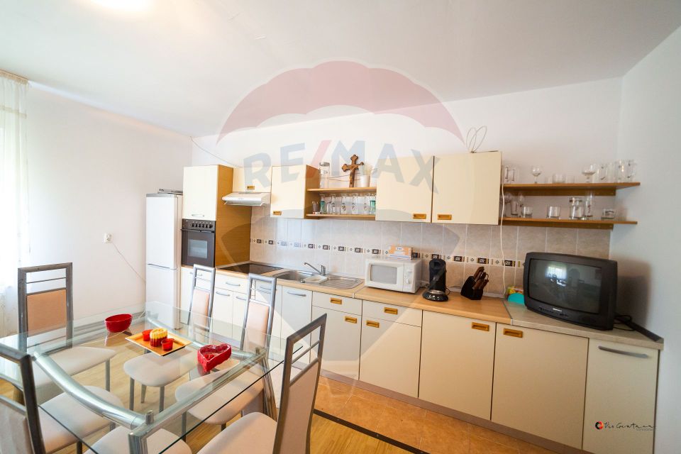 Casă cu 3 apartamente, piscină și 1000 mp teren, vânzare/schimb Turnu