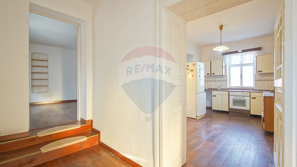 6 room House / Villa for sale