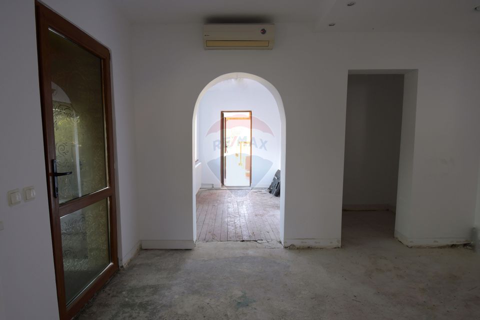 Casa cu 2 camere si 912 mp teren de inchiriat, zona Baciu