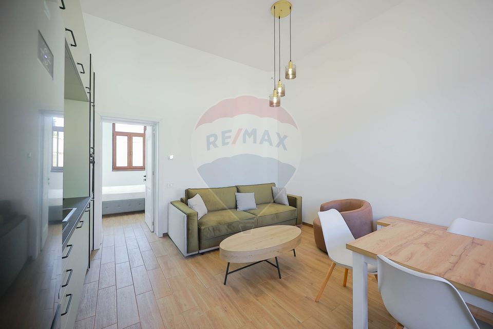 De vânzare 2 apartamente complet renovate Ultracentral