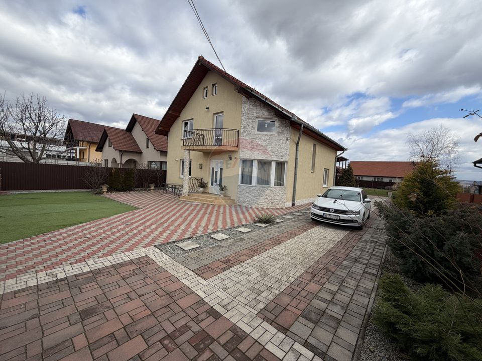 5 room House / Villa for sale