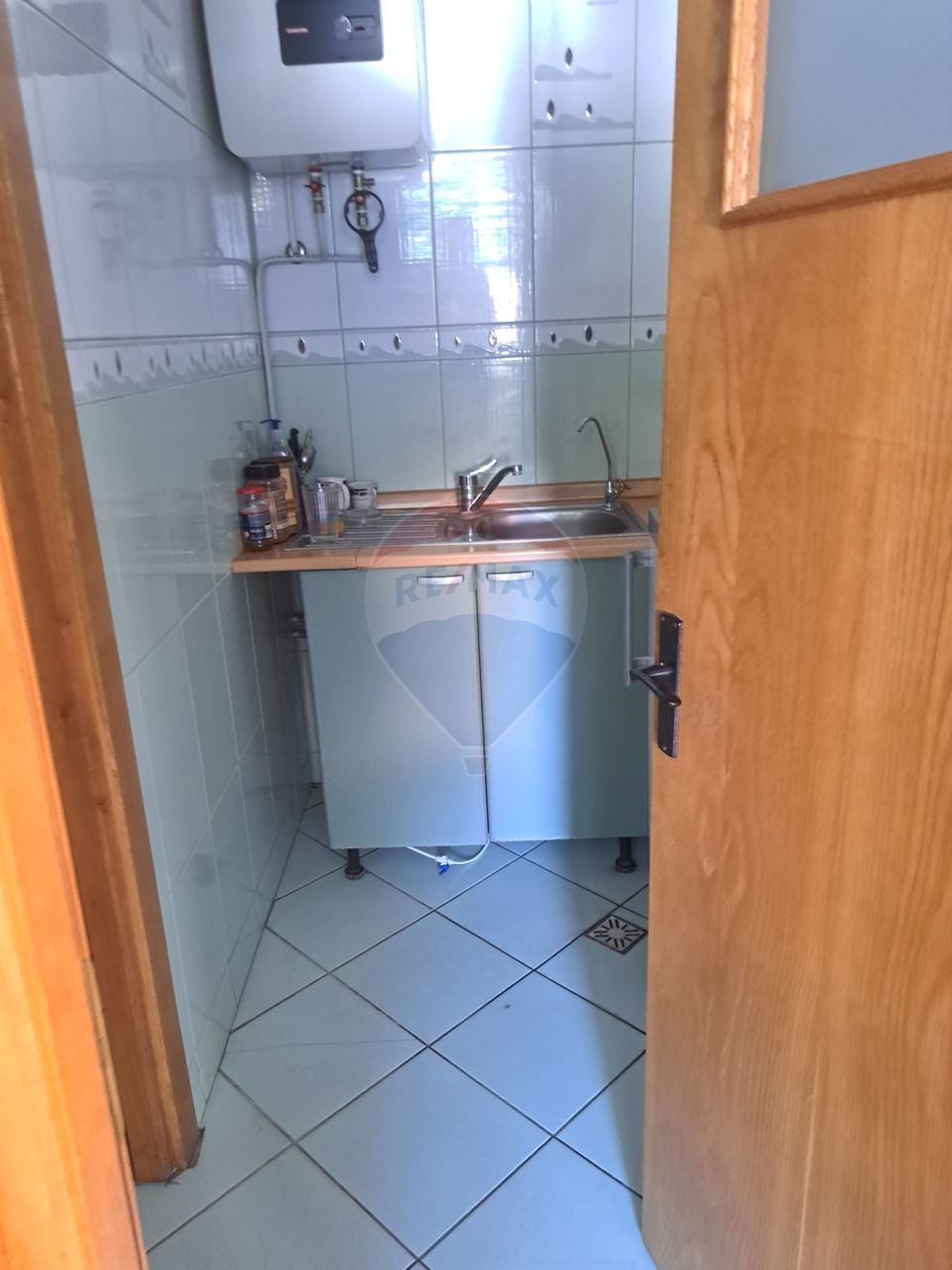 1,100sq.m Office Space for rent, Lapus area