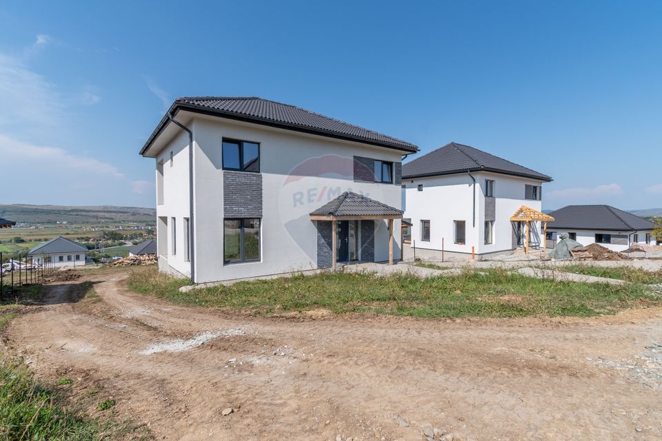 4 room House / Villa for sale