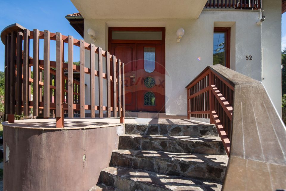 Vilă Moieciu, 375 mp util + teren 2.992 mp, View - Comision 0