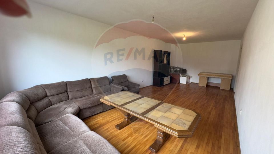 20 room House / Villa for sale