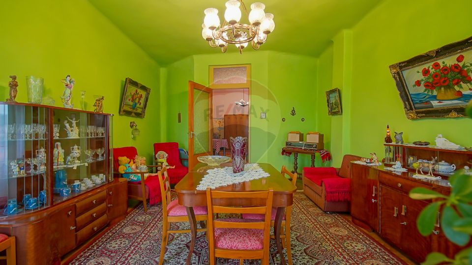 Casă / Vilă cu 5 camere de vânzare în zona Schei, Cotun 9