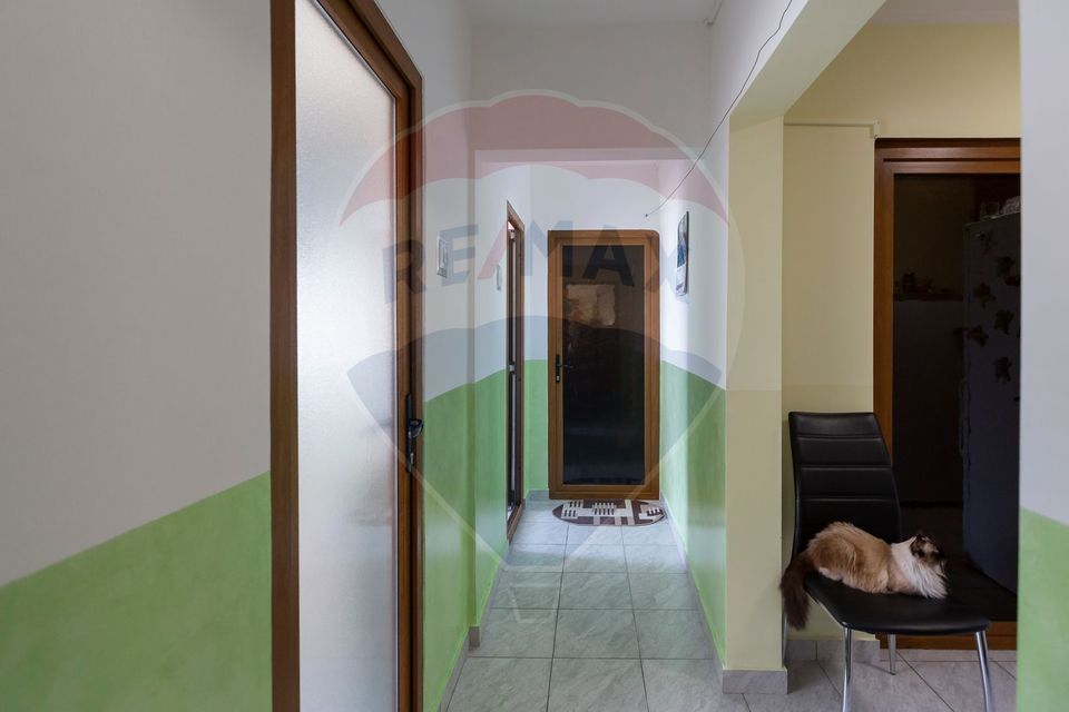 3 room Apartment for sale, Mioritei area