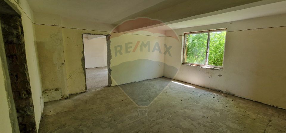 600sq.m Office Space for sale