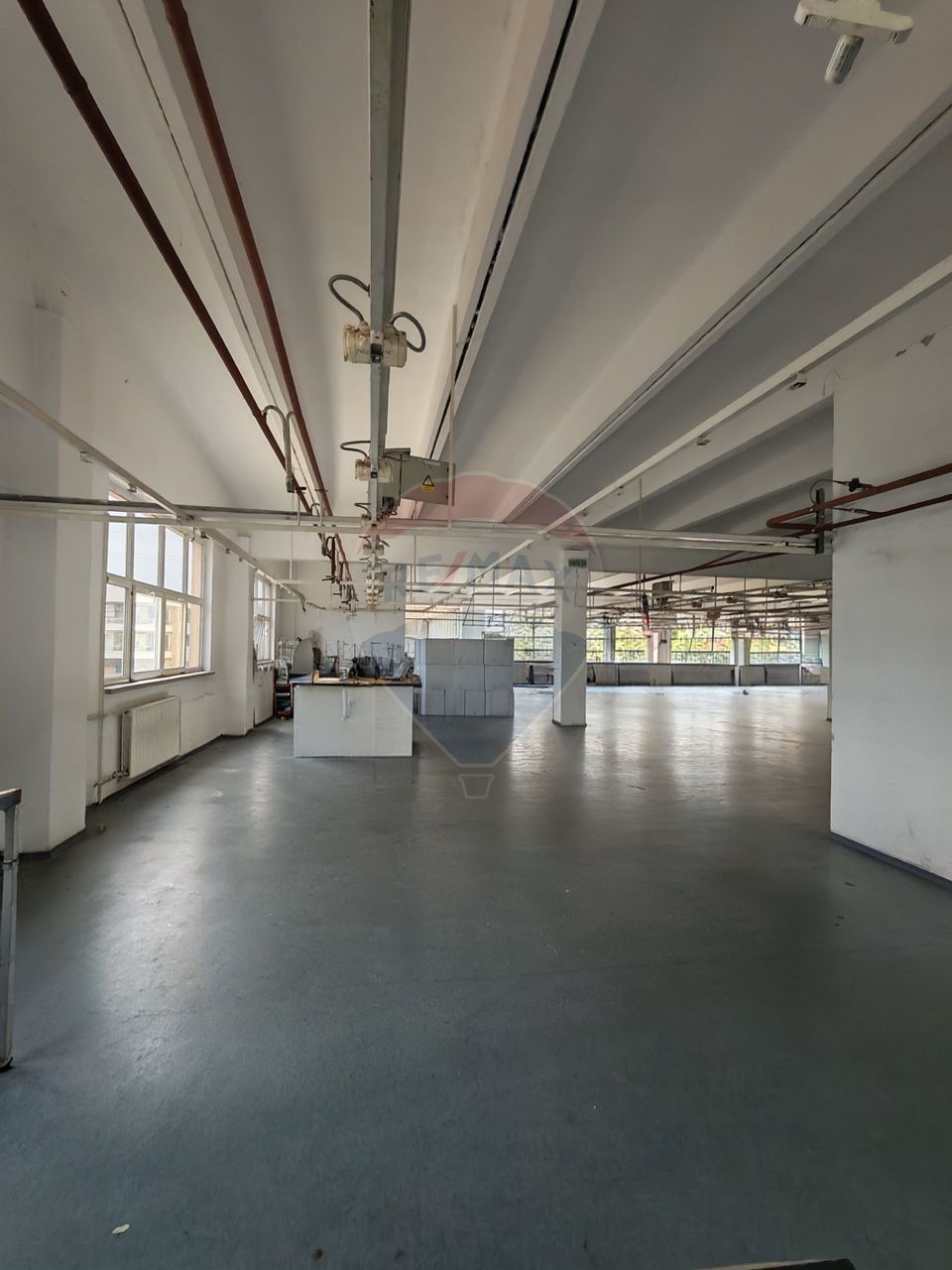 1,100sq.m Office Space for rent, Lapus area