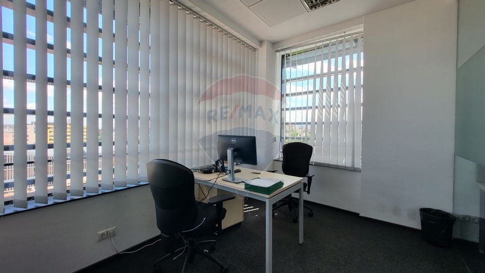 102sq.m Office Space for rent, Central area