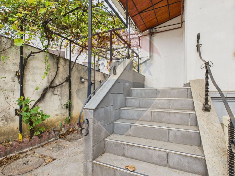 Vila S+P+2+M, 15 camere, ideala pentru investitie - Ștefan cel Mare