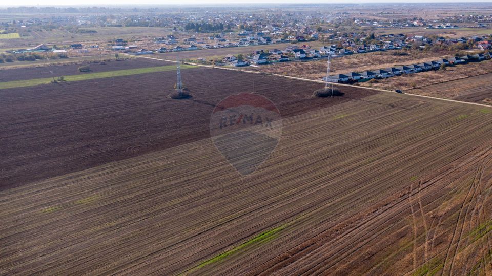 Land 7,500sqm Sabareni / Strada Primaverii