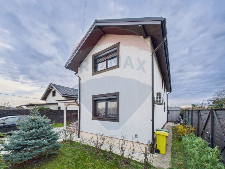 Casă / Vilă cu 5 camere de vânzare în zona Central