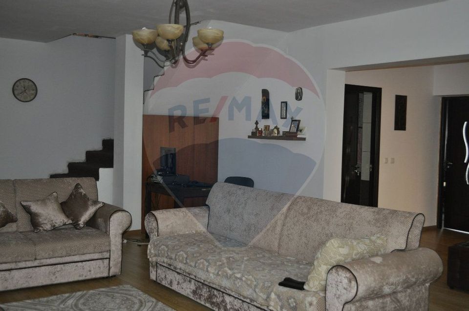 5 room House / Villa for sale