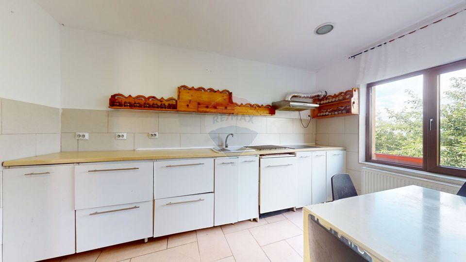 10 room Hotel / Pension for sale