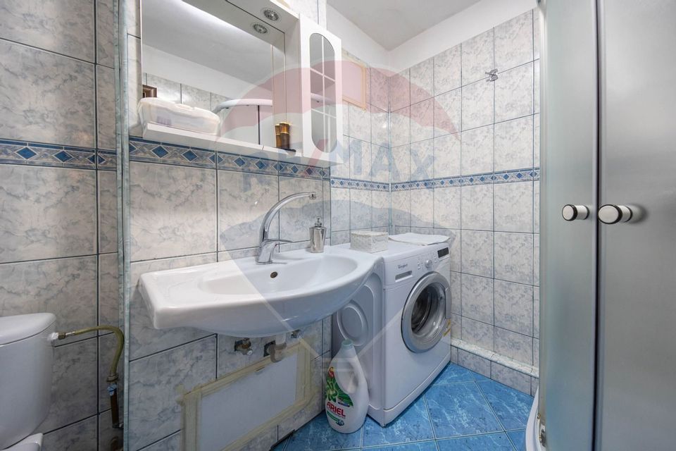 Apartament spațios cu două camere, decomandat