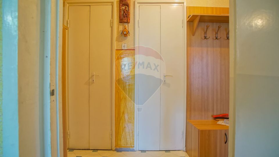 REZERVAT!! Apartament cu 3 camere de vânzare, zona Vlahuta