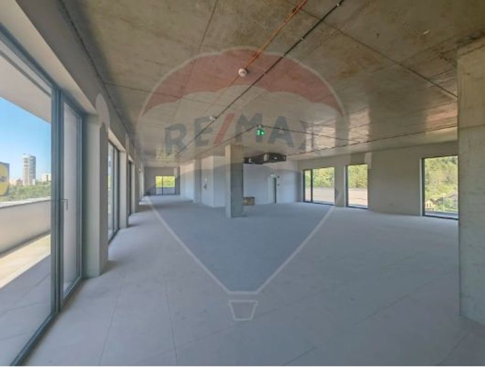 Spațiu de birouri  spre vânzare cu terasă - Mănăstur