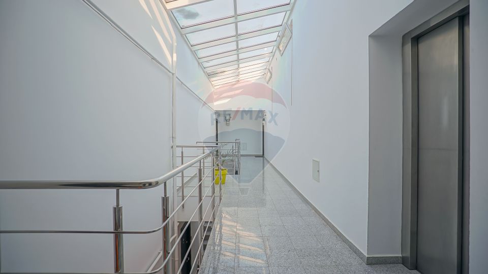 REZERVAT! Penthouse cochet, 3 camere, terasă mare, langă aeroport