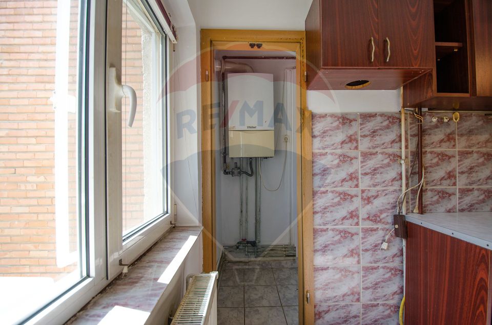 Apartament cu 4 camere de vânzare în zona Steaua