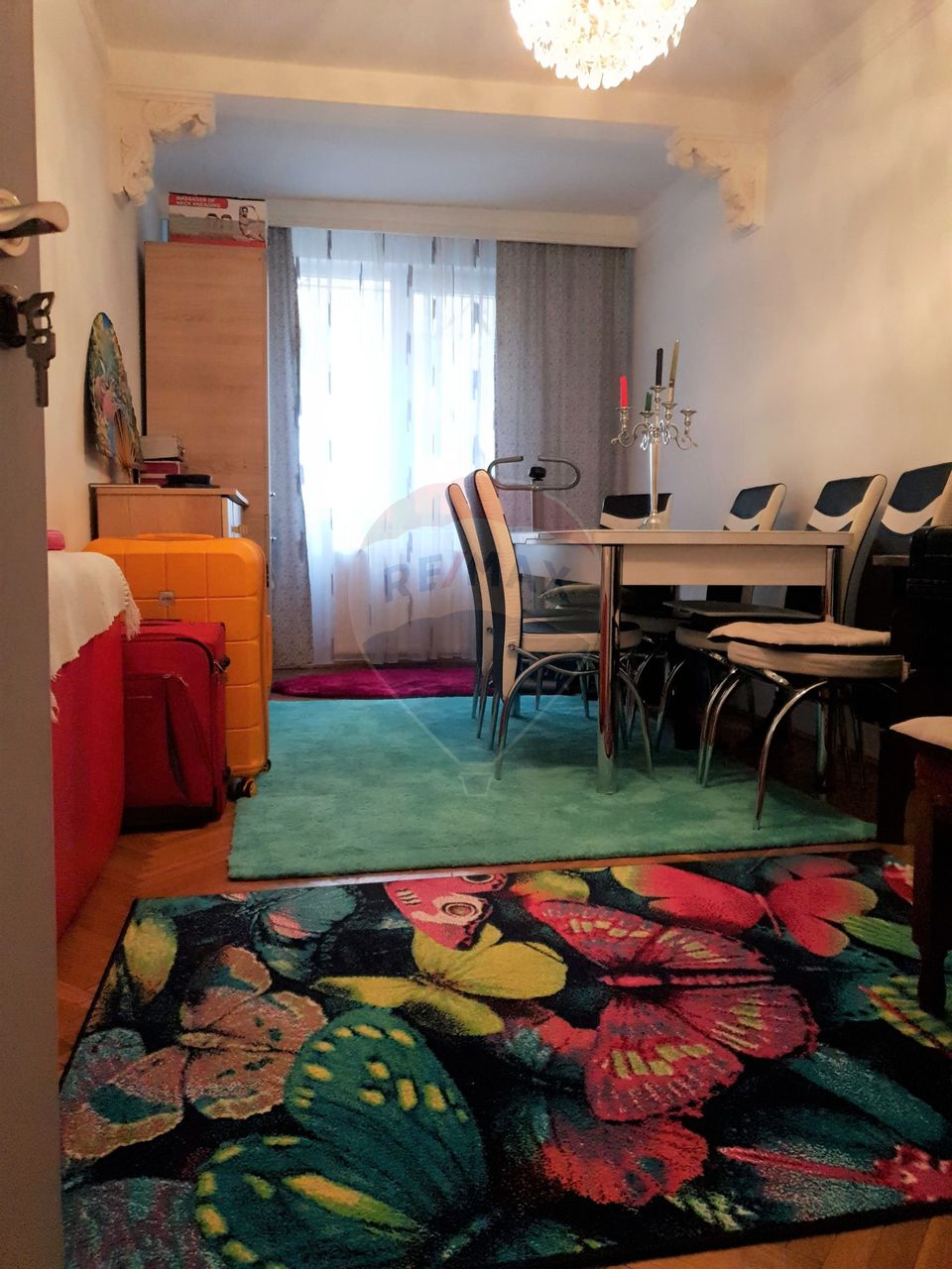 APARTAMENT 4 CAMERE, UTILAT, LOC DE PARCARE INCLUS