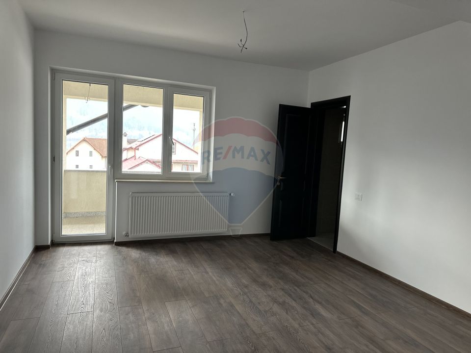 690sq.m Commercial Space for rent