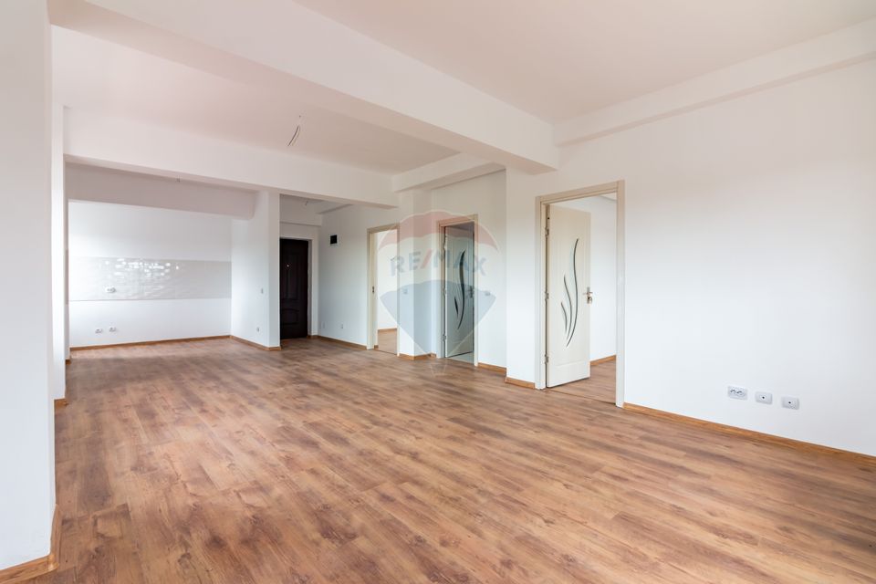 Apartament cu 3 camere de vânzare în zona Chitila