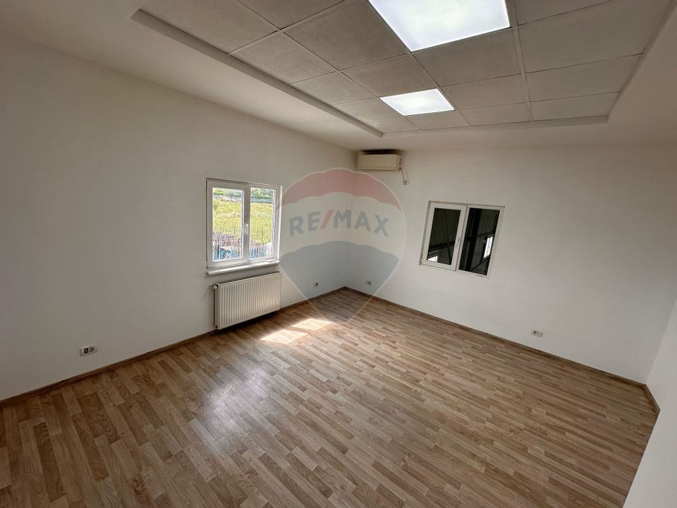 598sq.m Industrial Space for rent