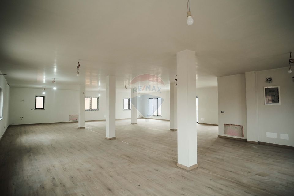 400sq.m Commercial Space for rent