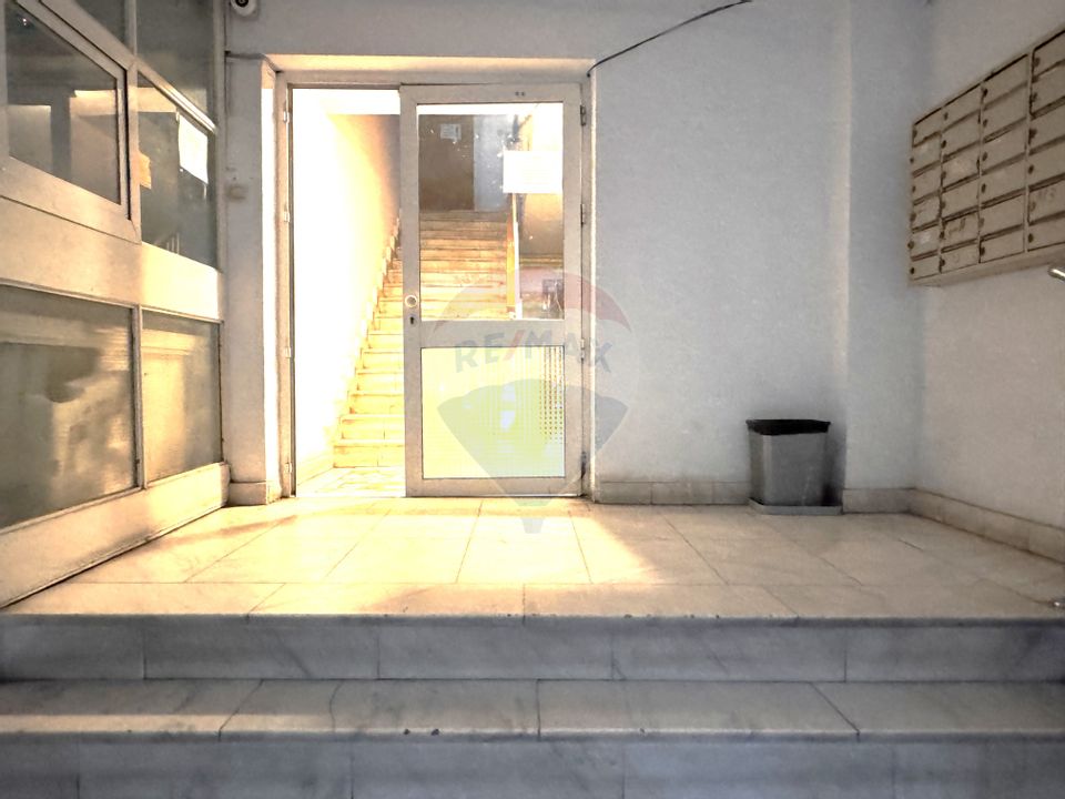 Garsoniera de vanzare 35 mp 13 Septembrie Marriott Panduri