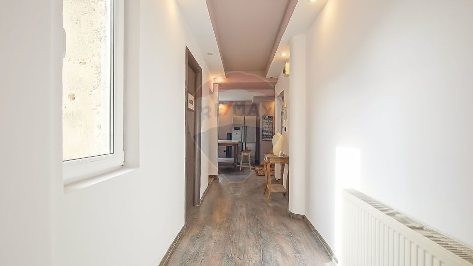 Apartment with Tâmpa View, Historic House – Unirii Square, Brașov