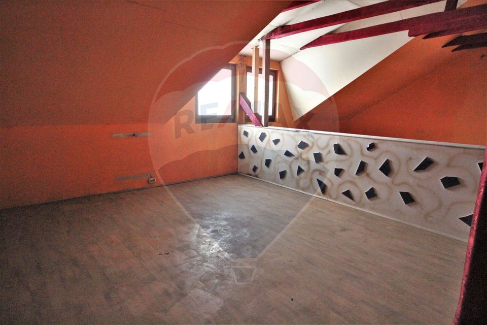 904sq.m Commercial Space for rent, Central area