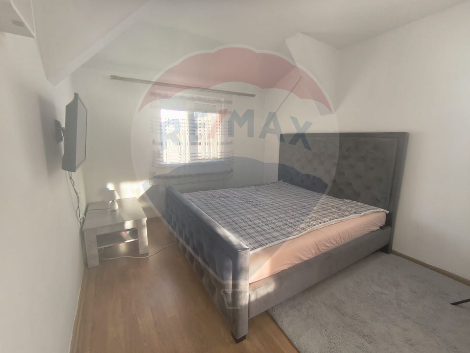 Apartament cu 3 camere de vânzare în zona Soarelui