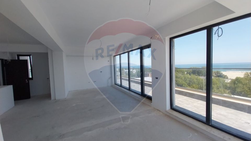 Penthouse de vanzare in Statiunea Mamaia lift privat