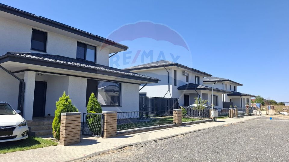 Vanzare Casa 4 camere, stil mediteranean,Domnesti