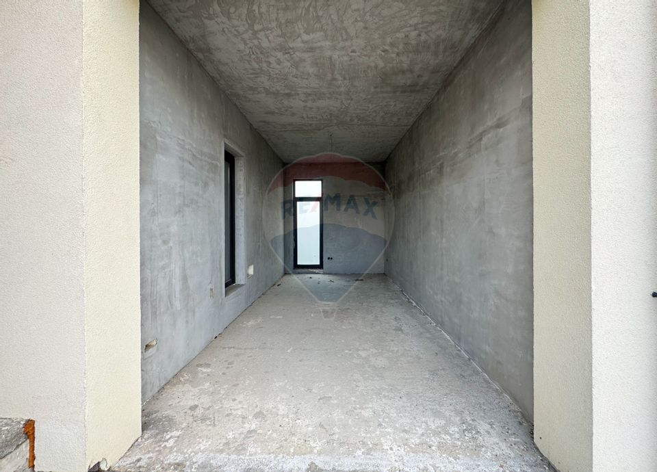 Casă semifinisată în Dezmir - Spațiu, liniște, acces rapid către oraș