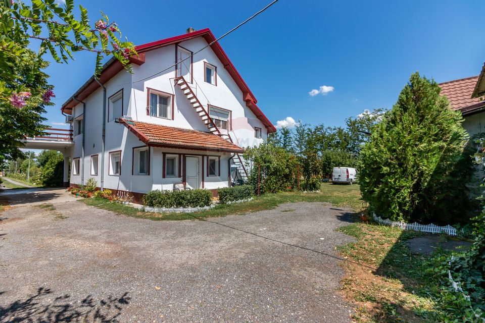 Casa+Laborator+ Teren 12.700 mp + casa de vacanta - Bolintin Vale