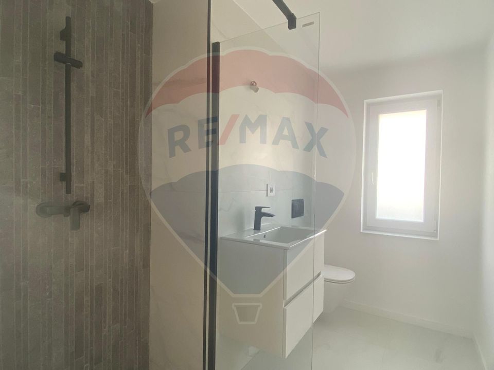 DE VANZARE Apartament cu 3 camere în zona Central/Ploiesti