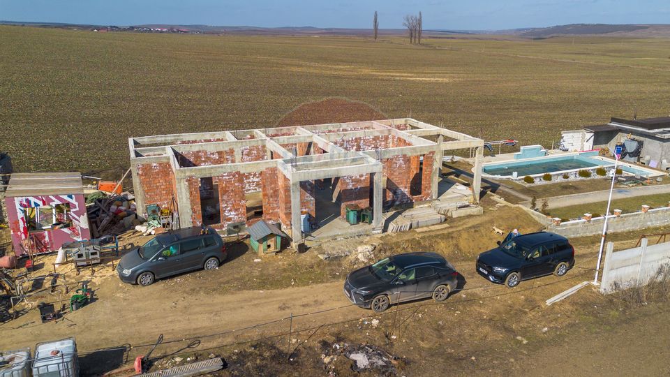 Land 13,500sqm Voinesti / Strada LUNGANI(DJ248B)