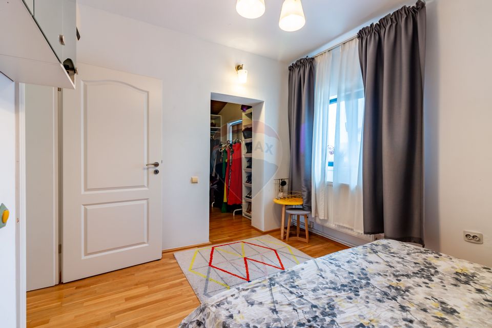 Casă / Vilă în zona Odai, Otopeni, strada privata