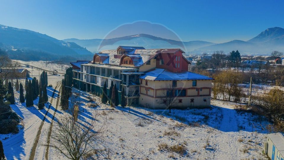 Activ Hotelier SubEvaluat | 18.000 mp construiti | 3 ha teren | BRASOV